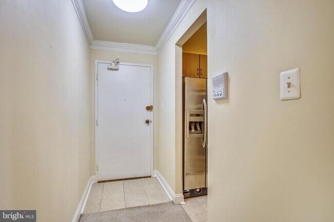 Building Photo - 1952 Kennedy Dr