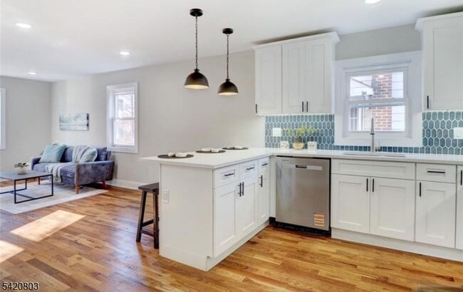 Building Photo - 495 S Clinton St