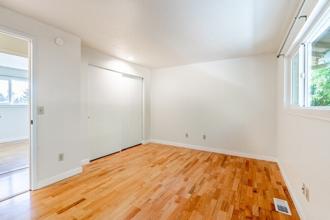 Building Photo - 11331 24th Ave NE