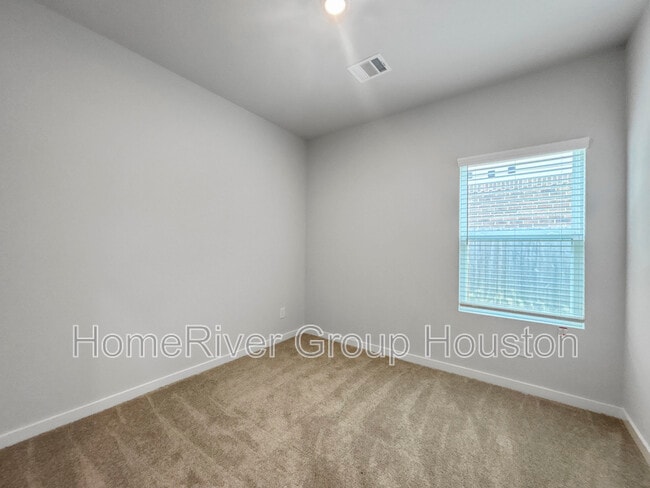 Building Photo - 21519 George Wayne Wy