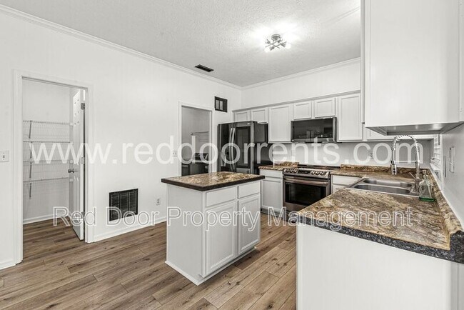 Building Photo - 11852 Geyser Ct