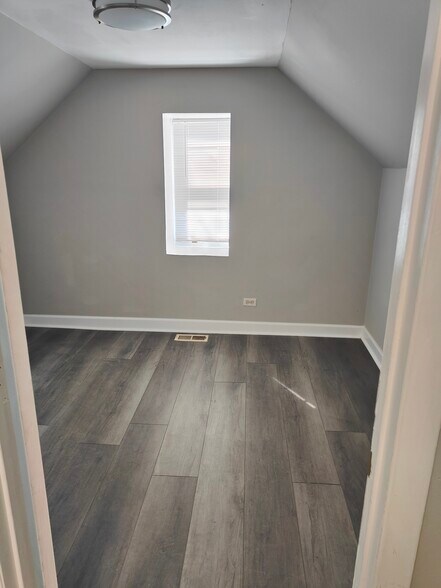 upstairs bedroom #1 - 1262 S Fairfield Ave
