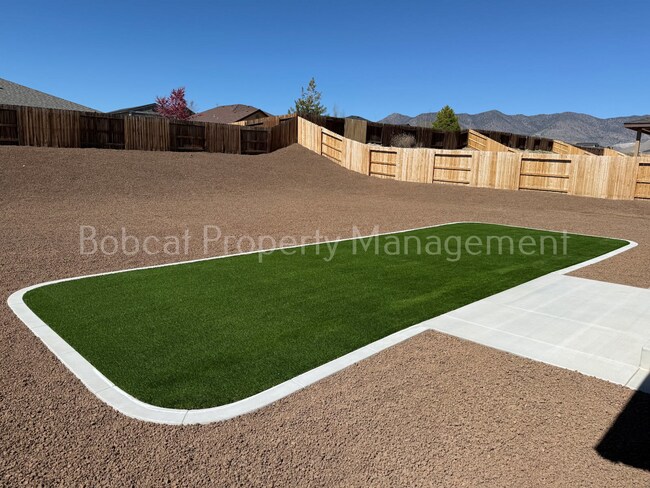 Building Photo - Newer Home in Dayton - Ready for Move-In 5/1/26!