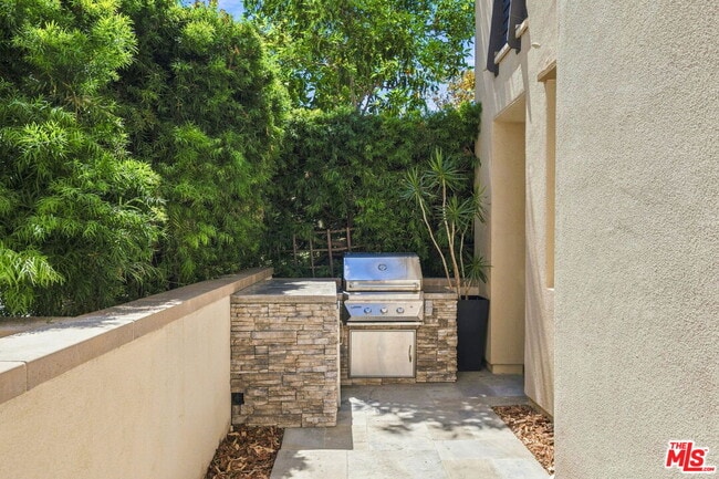 Building Photo - 12876 S Seaglass Cir