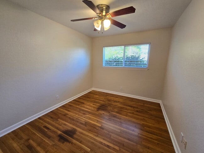 Building Photo - 3-bedroom, 2-bath home in Grass Valley