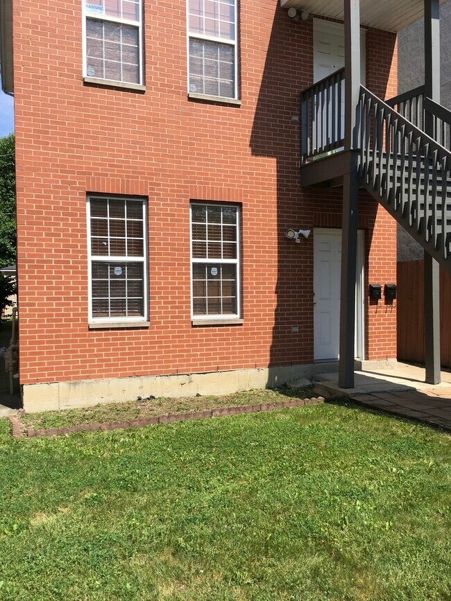 Building Photo - 1509 N Talman Ave