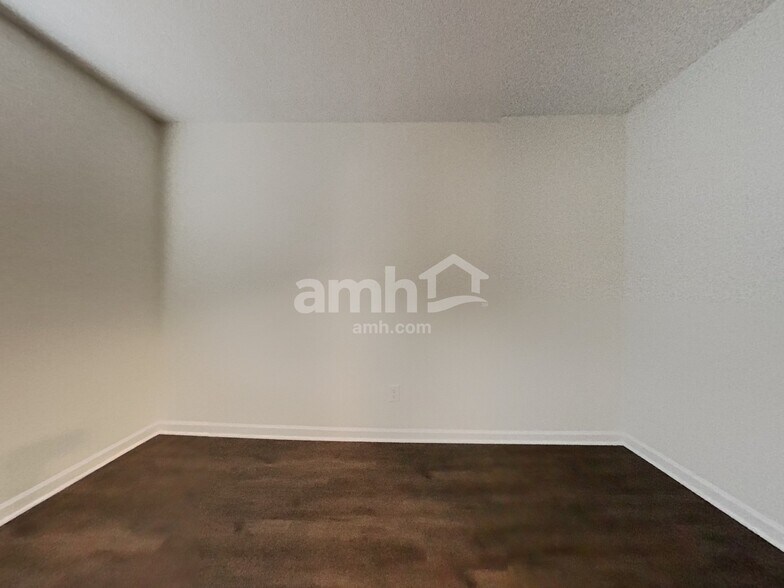Building Photo - 6581 Daisy Hill Ct