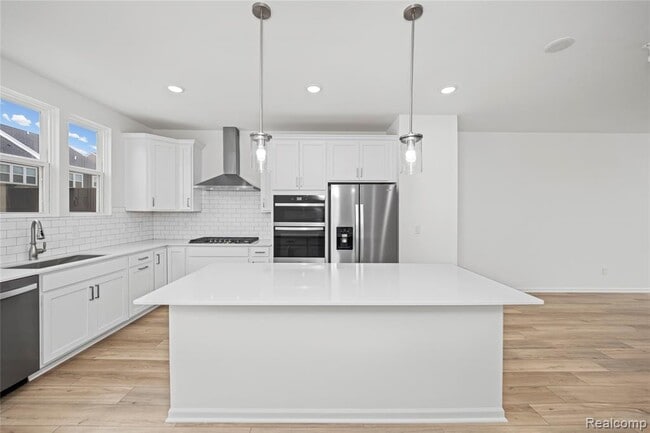 Building Photo - 43071 Atwood Ave