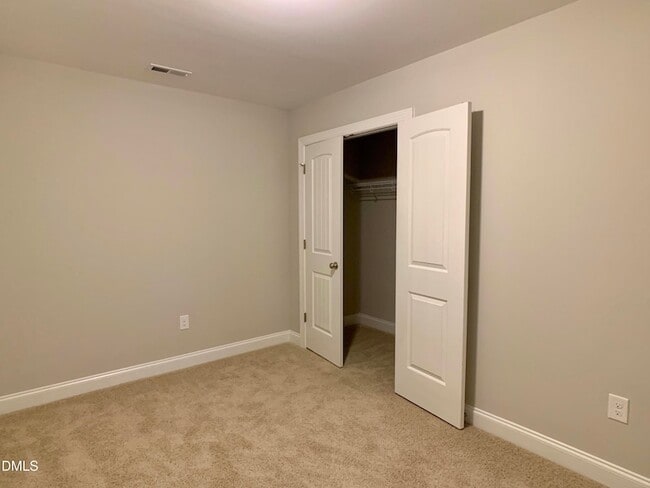 Building Photo - 672 Barneswyck Dr