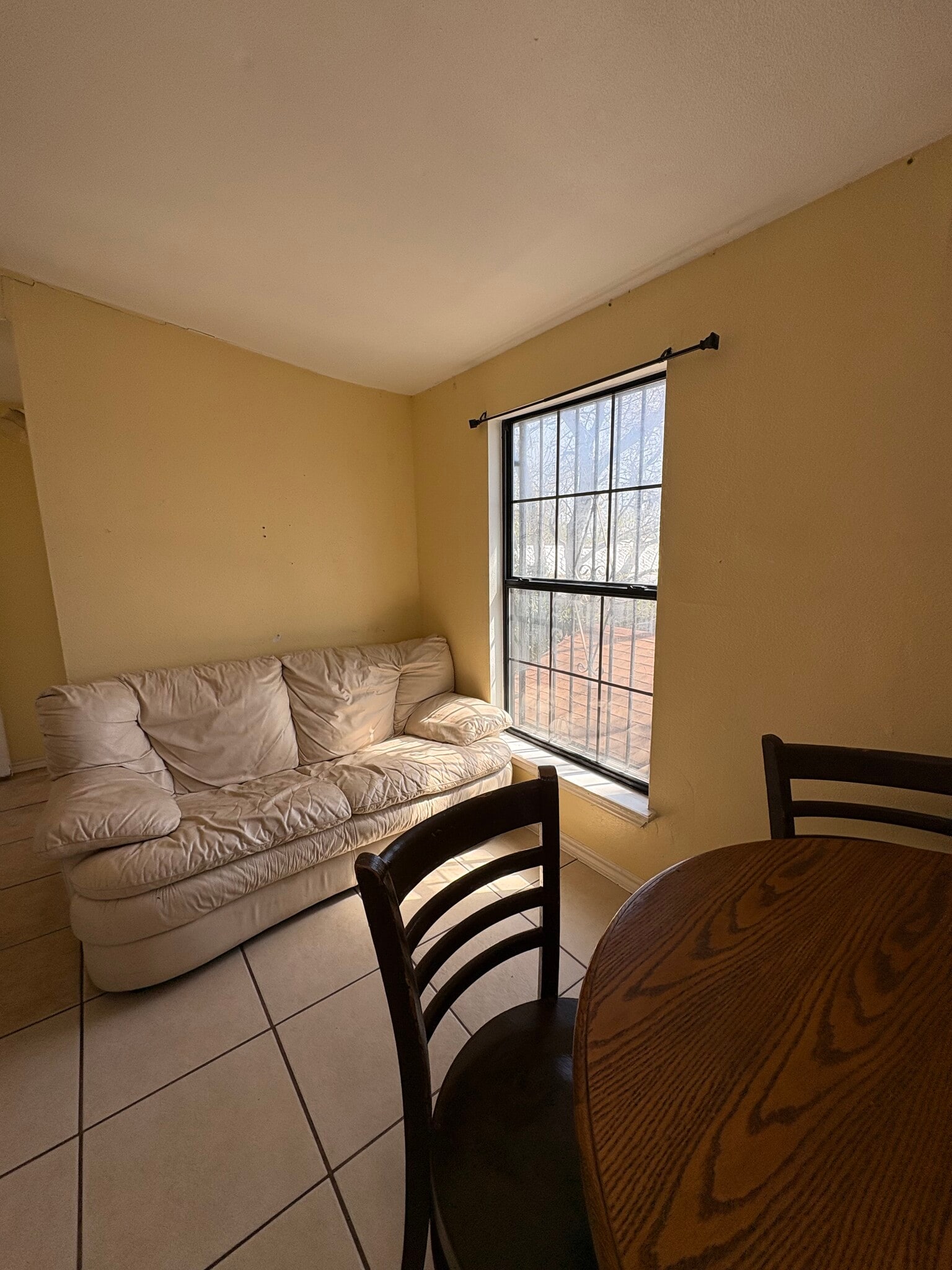 Building Photo - 134 Roberts St