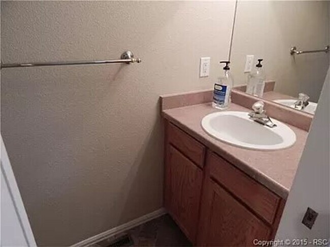 Building Photo - 1319 Lily Lake Dr