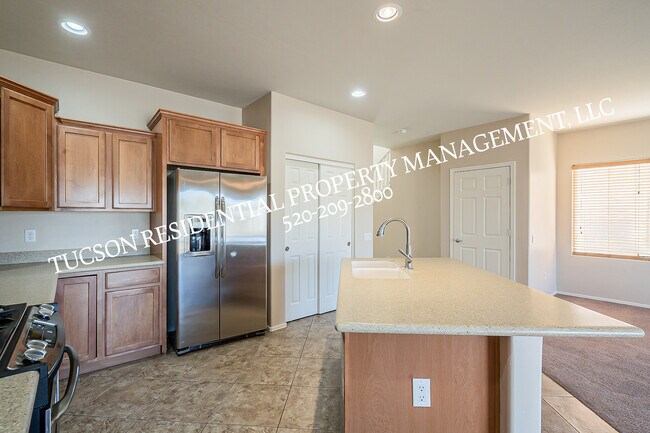 Building Photo - 6012 S Meadow Breeze Dr