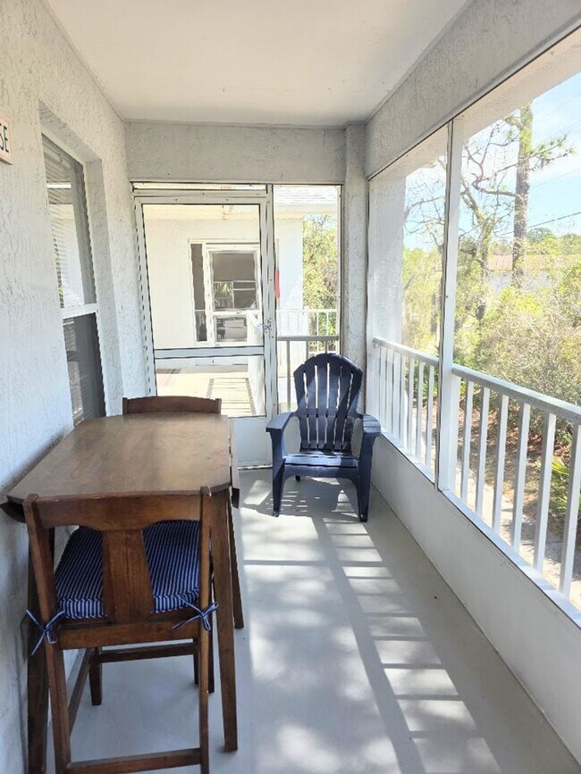 Building Photo - Charming 1-bedroom, 1-bath second-floor condo available NOW!