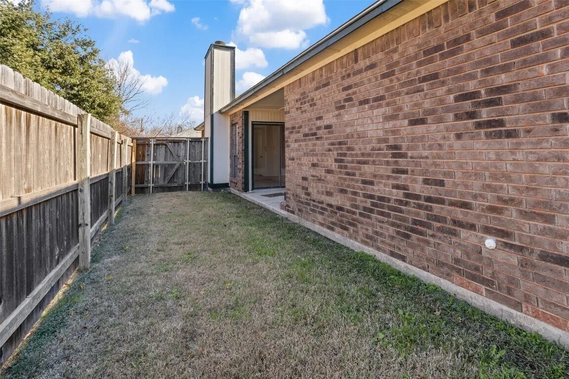 Building Photo - 4313 Flamingo Way