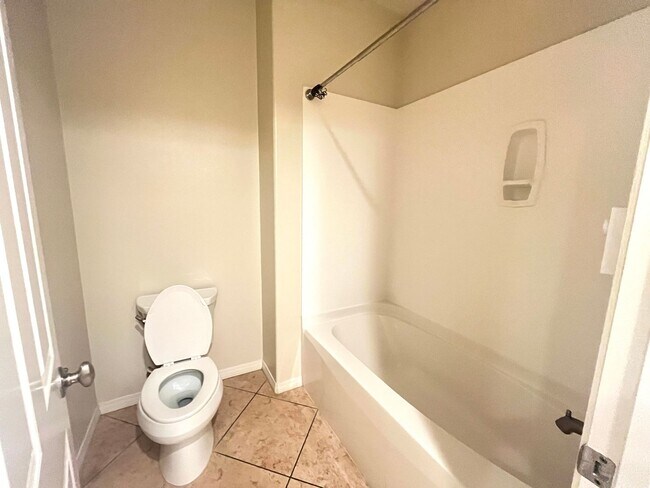 Building Photo - Beautiful San Dimas Home in Gated Community