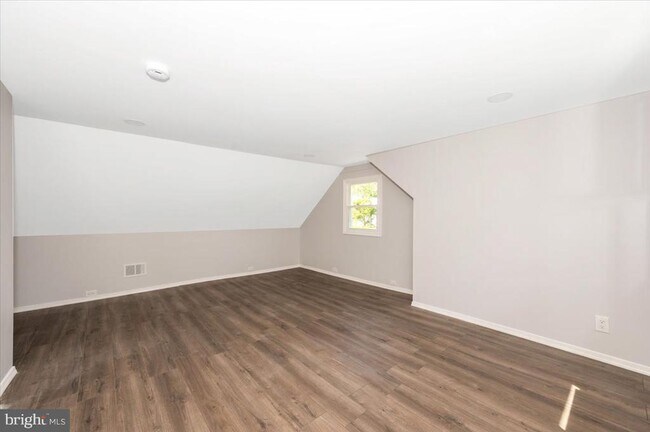 Building Photo - 13205 Okinawa Ave