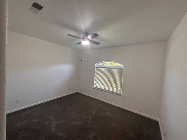 Building Photo - Designer living with extra solar panels in North Hanford.