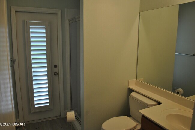 Building Photo - 128 Centennial Park Dr