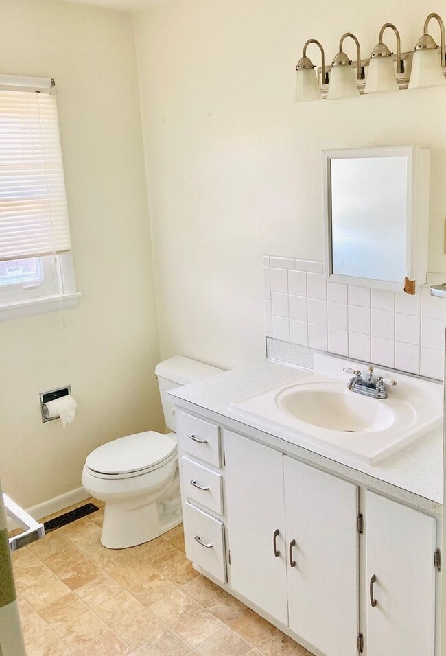 Building Photo - Great Home Great Location