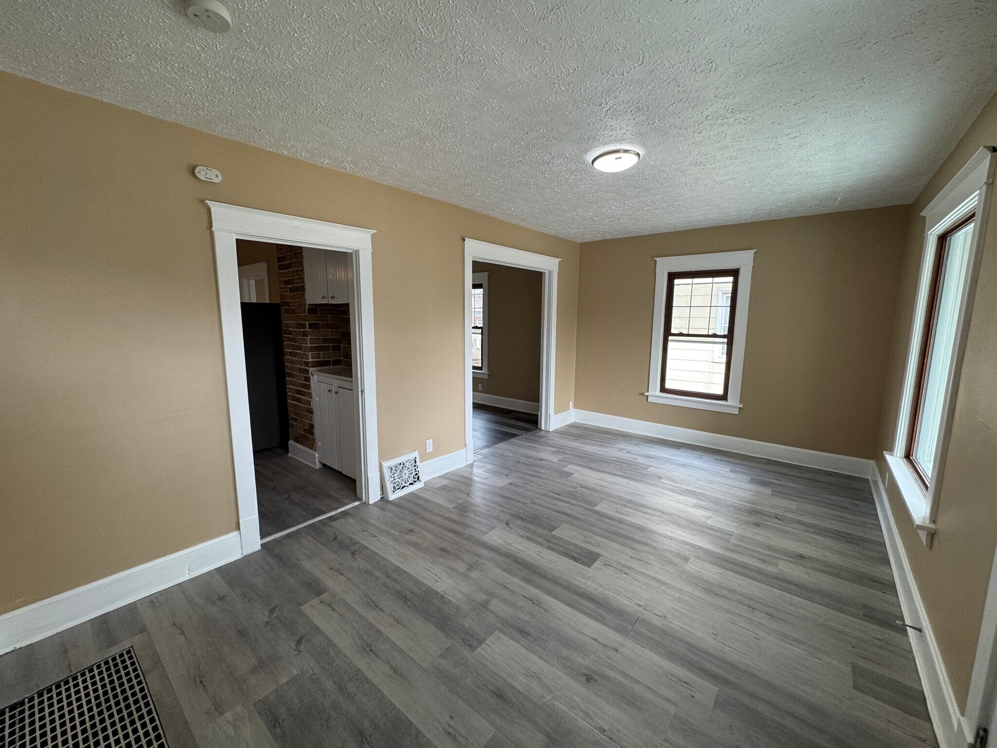 Building Photo - 1915 11th St