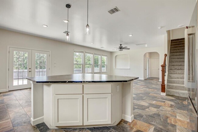 Building Photo - 309 Camperdown Elm Dr