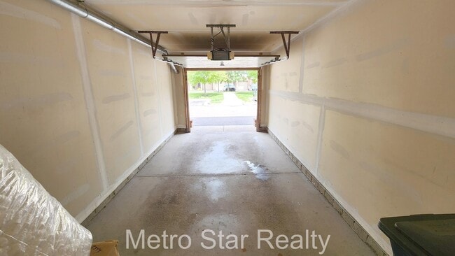 Building Photo - 2749 Barclay Way