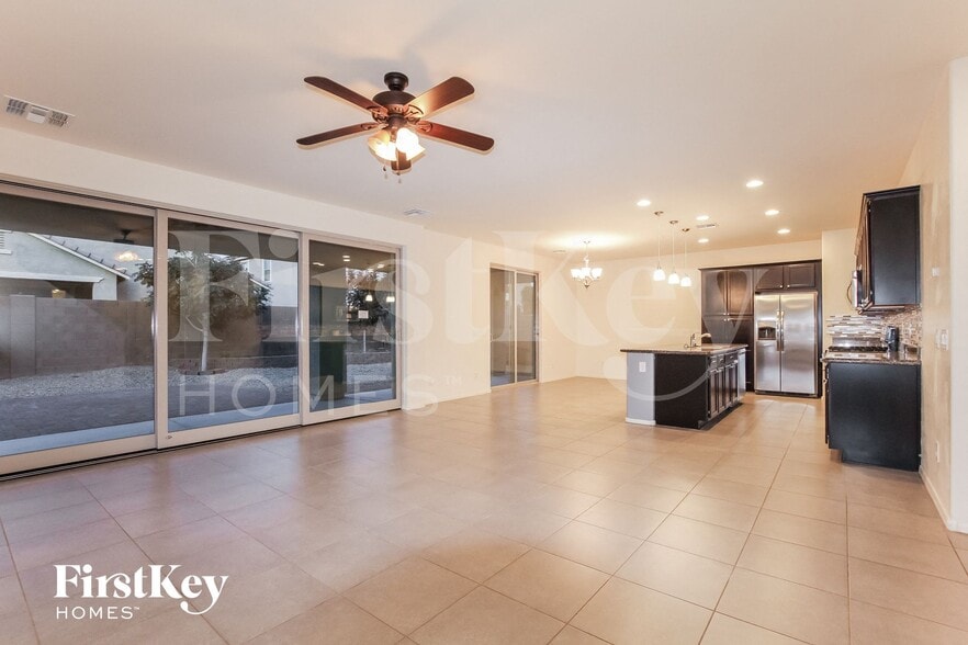 Building Photo - 12046 W Hide Trail