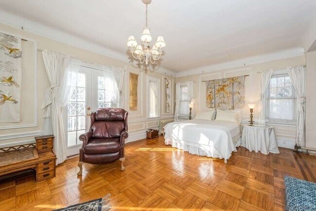 Building Photo - 161 W Beech St