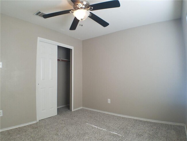 Building Photo - 2488 Green Meadows Ln