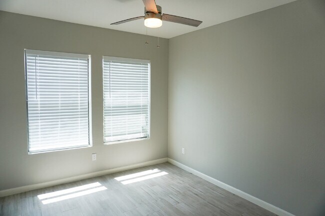 Building Photo - Charming Fully Updated 1930's Cottage in Jefferson Terrace