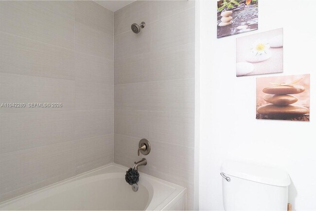 Building Photo - 3165 NE 184th St