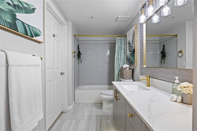 Building Photo - 2544 Centergate Dr