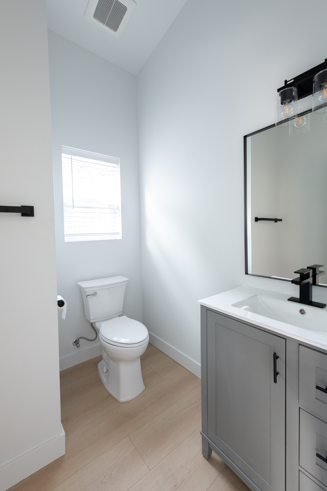 Building Photo - 2246 Morlan Dr