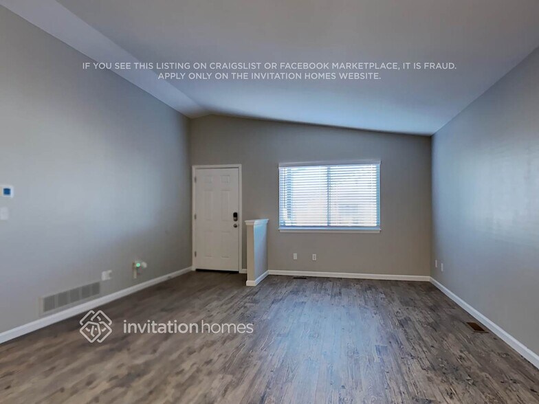 Building Photo - 2865 Leoti Dr