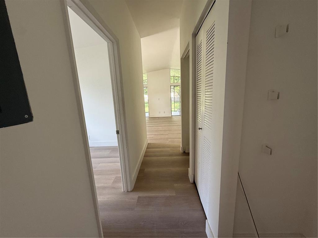 Building Photo - 15749 Woodgate Ct