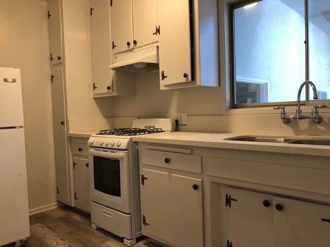 #2studio kitchen - 848 5th St Santa Monica, CA 90403