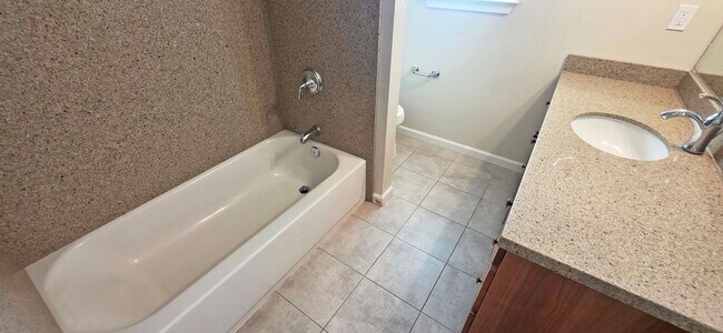 Building Photo - 1982 Dogwood Dr