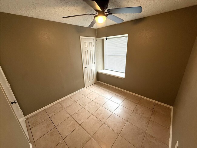 Building Photo - 2503 Ironclad Dr