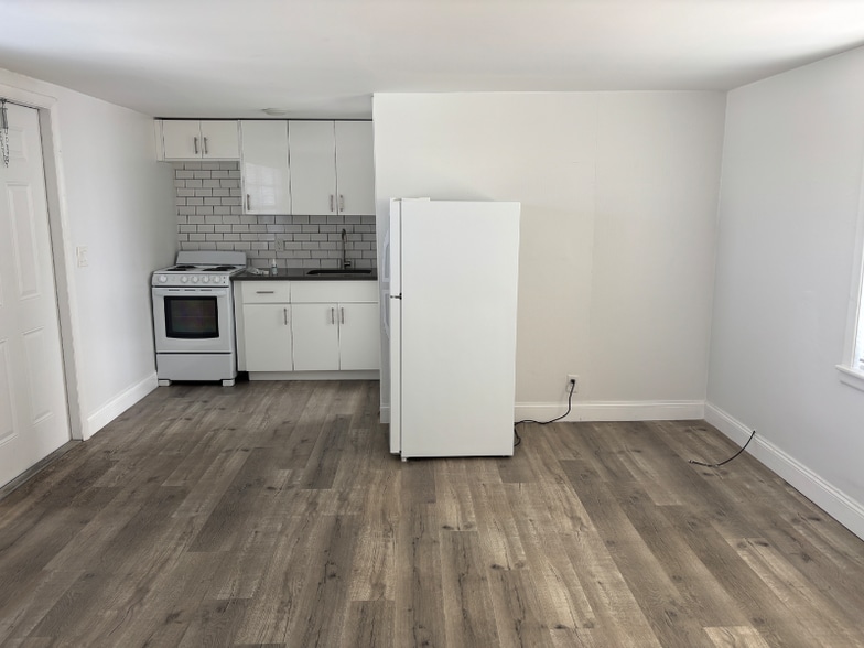 Building Photo - 3507 Broadway