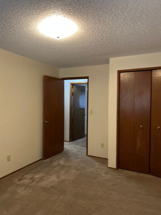 Building Photo - Thurston Charm