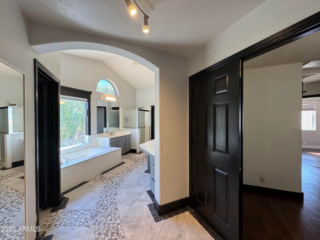 Building Photo - 3201 E Desert Flower Ln