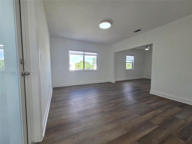 Building Photo - 6240 SW 21st St