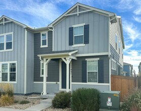 Building Photo - Senderos Creek 3bd paired home