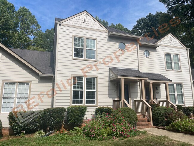 Building Photo - Fantastic Location! Beautiful 2 Bedroom 2....