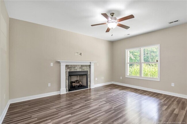 Building Photo - 2779 Rivercliff Rd
