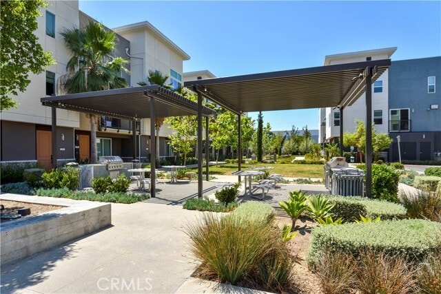 Building Photo - 164 Unity St