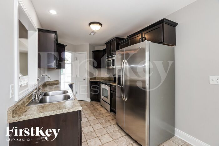 Building Photo - 680 Fox Trail Ct