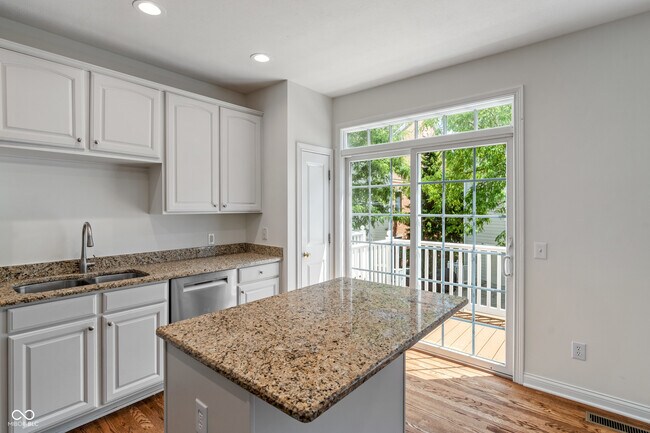 Building Photo - 12735 Edgemont Way
