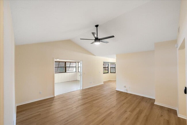 Building Photo - 1228 28th Ave