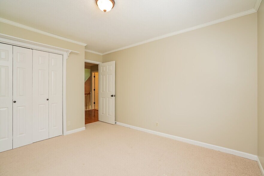 Building Photo - 1317 Ravenna Ct S